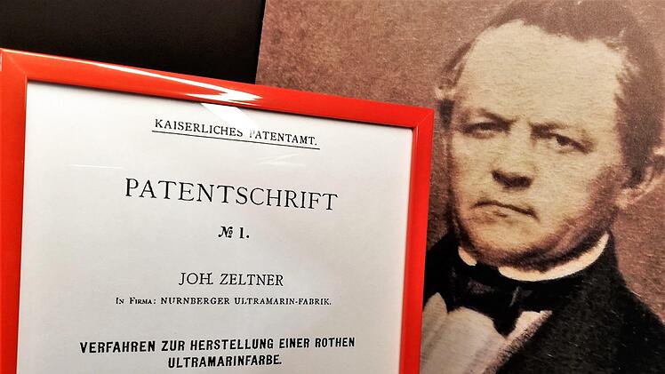 Das erste deutsche Reichspatent wurde 1877 dem Nürnberger Unternehmer Johannes Zeltner (1805-1882) für sein "Verfahren zur Herstellung einer roten Ultramarinfarbe" erteilt.  Sigismund von Dobschütz