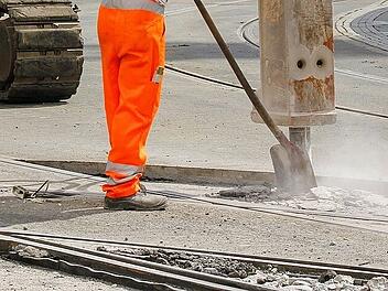 Bamberg: Geh- und Radweg über Heinrichsbrücke wegen Sanierung gesperrt Bamberg: Geh- und Radweg über Heinrichsbrücke wegen Sanierung gesperrt