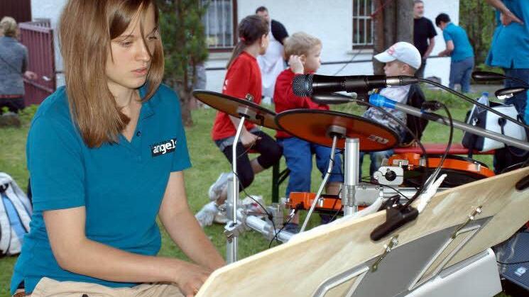 Auch am Keyboard eine Bereicherung - Katrin Weiß.