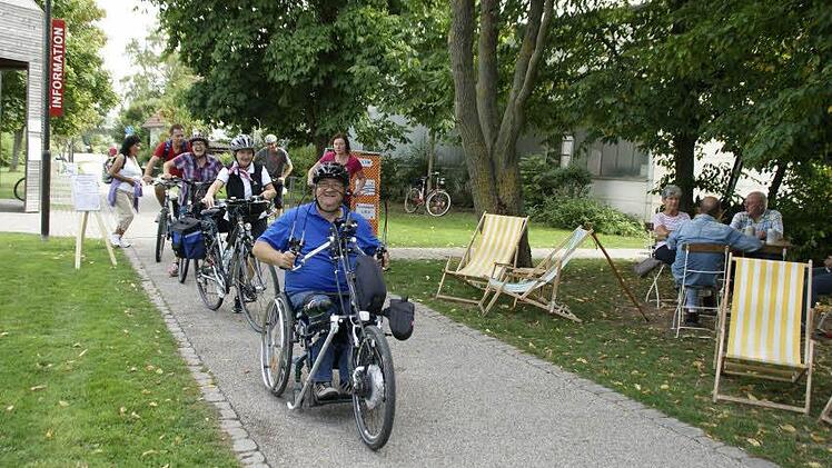 Wolfgang Jeltsch war dabei. Seit 15 Jahren nutzt der querschnittsgelähmte Sander das Handbike. Es wird an den Rollstuhl angebaut.