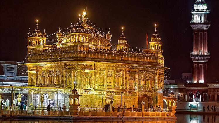 Die preisverdächtige Nachtaufnahme des Goldenen Tempels in der indischen Millionenstadt Amritsar. Foto: Lothar Nöth
