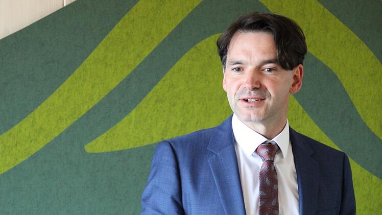 Andreas Gaß, Direktor des Bayerischen Gemeindetags, gibt einen Überblick über die Aufgaben des Interessenverbands. Foto: Ulrike Müller