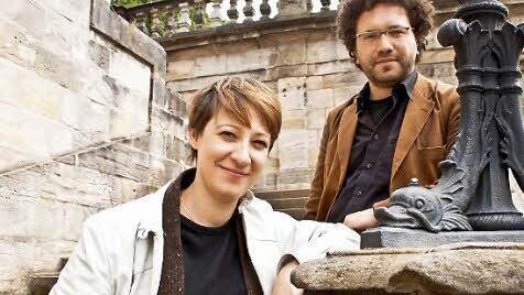 France-Elena Damian und Georg Mellert bringen "Die Residenzler" als "urbane Quizshow" in Coburg auf die Bühne. Foto: Jochen Berger