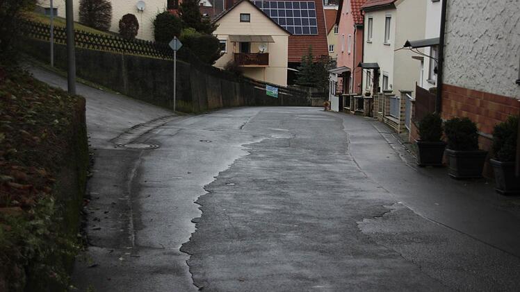 Die Wildenberger Straße in Weißenbrunn ist sehr eng.  Foto: Friedwald Schedel