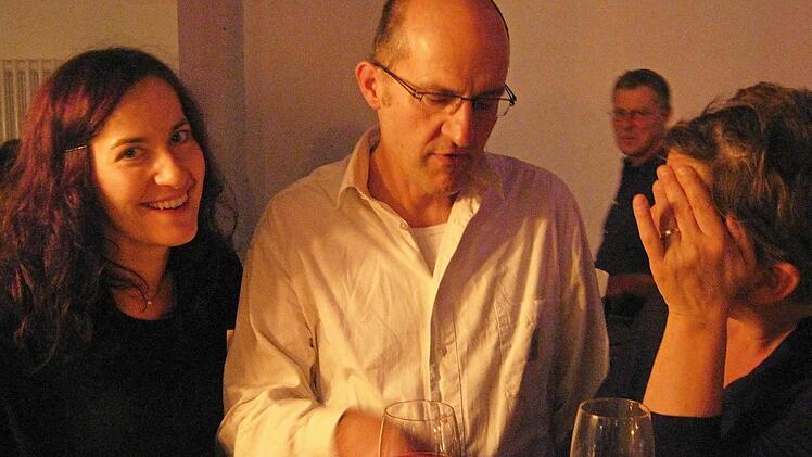 Heidi Lehnert, Markus Hörner und Nikola Voit (von links) freuen sich über die neue Heimstatt. Foto: Dieter Grams
