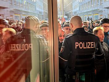 Nach dem Einbruch in den Tresorraum einer Bank