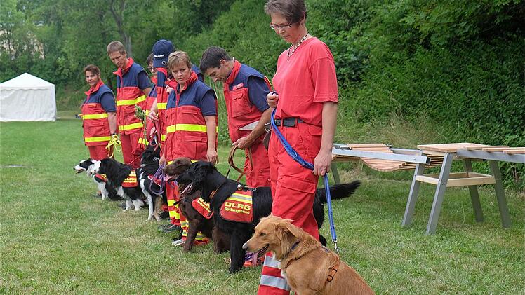 "Vermisste" wurden mit Rettungshunden aus der Staffel Hammelburg / Dettelbach aufgefunden. Foto: Gerd Schaar