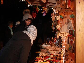 Schöne Bastelsachen gab's zum Bestaunen und zum Kaufen.Foto: Katharina Becht