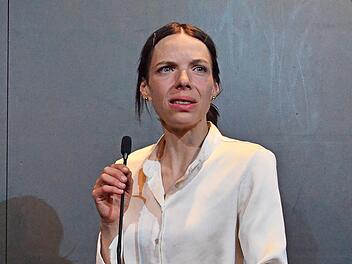 Szene mit Anna Schindlbeck .