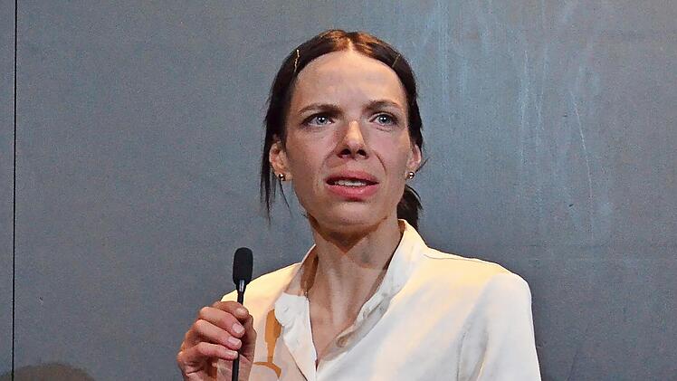 Szene mit Anna Schindlbeck .