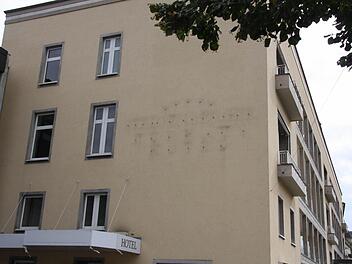 Seit drei Jahren steht das Steigenberger Hotel leer.  Foto: Edgar Bartl