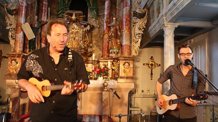 Clemens Bittlinger (links) und  David KandertFoto: Sonny Adam