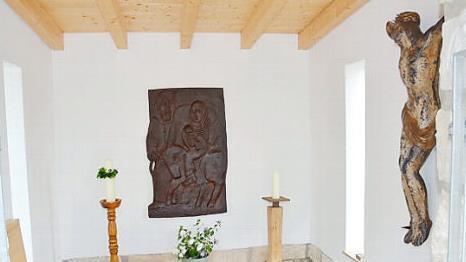 Ein Blick in den Innenraum der Friedenskapelle.