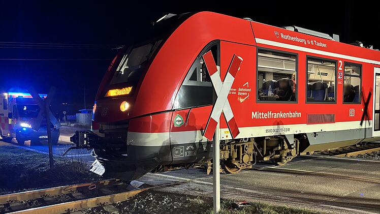 Lokf&uuml;hrer und Junge erleiden Schock bei Zug-Unfall im Kreis Ansbach