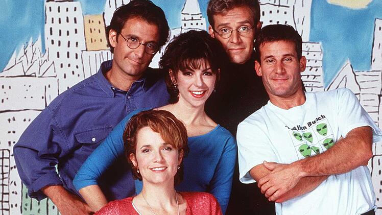 Von 1995 bis 1999 spielte Lea Thompson (Bild, unten) die Hauprolle in der Sitcom "Caroline in the City".