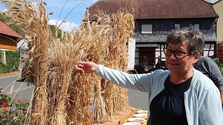 Die kleine Getreideausstellung fand viele Interessierte.