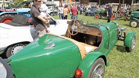 Auch bei den Autos waren Raritäten zu entdecken. Fotos: Gerda Völk