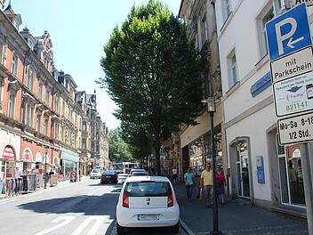 Das von Verkehrsplanern erstellte Konzept sieht vor, dass es künftig deutlich weniger Kurzzeitparkplätze in der Coburger Innenstadt geben soll. Zum Beispiel wie hier in der oberen Mohrenstraße sollen nur noch Anwohner parken dürfen. Foto: Oliver Schmidt
