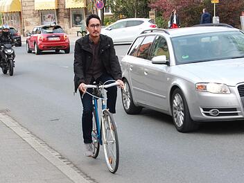 Die Äußere Nürnberger Straße wurde auch für unseren FT-Reporter und Radfahrer Ronald Heck des Öfteren zur Mutprobe. Foto: Josef Hofbauer