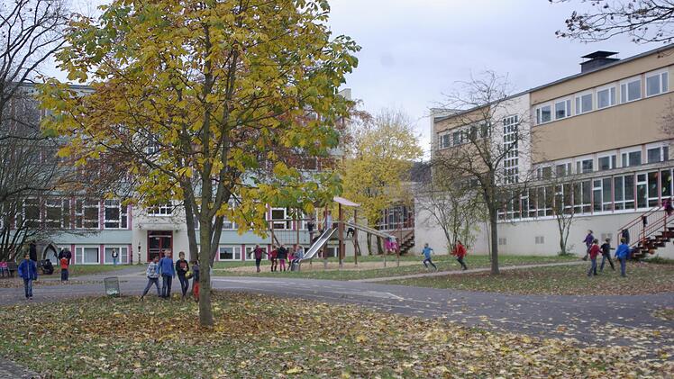 Im neuen Jahr muss der Schulverband Elfershausen-Langendorf tiefer in die Tasche greifen. Der laufenden Betrieb und notwendige Beschaffungen sind die Kostentreiber.