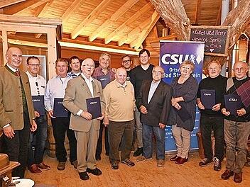 Viele langjährige Mitglieder wurden für ihre Treue zum Ortsverband ausgezeichnet.