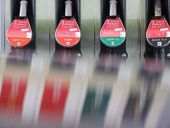 A9 bei Hof: "Nicht allt&auml;glicher Verkehrsunfall" - Autofahrerin &uuml;bersieht an Tankstelle wichtiges Detail