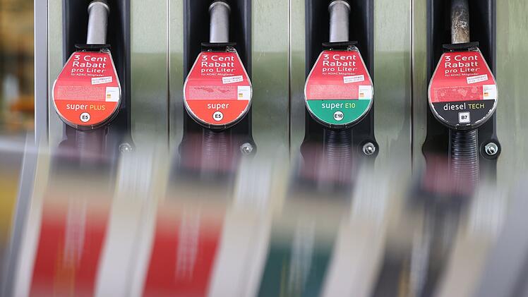 A9 bei Hof: "Nicht allt&auml;glicher Verkehrsunfall" - Autofahrerin &uuml;bersieht an Tankstelle wichtiges Detail