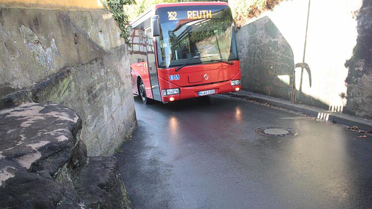 An einigen Stellen im Reuhter Berg-Gebiet ist ein Begegnungsverkehr nicht möglich. Foto: Hofbauer