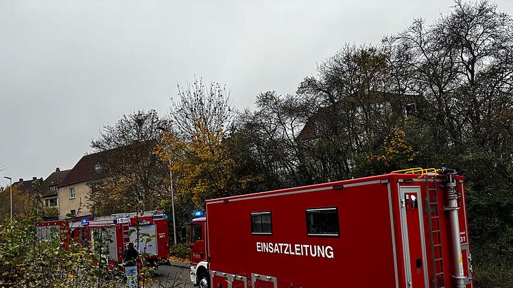 Gas-Alarm bei Polizeieinsatz in Ansbach: Beamten finden Leiche - und hören verdächtiges Zischen