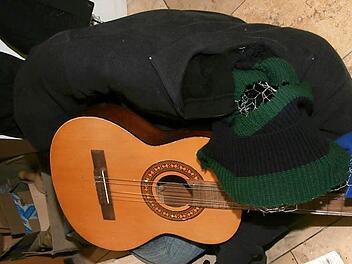 Er hielt am längsten durch. Aber nach drei Tagen wurde auch der "Gitarrist" zerstört. Foto: Sonja Adam