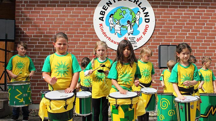 Die Sambatrommlergruppe ist das Besondere des Awo-Kinderhorts. Foto: Carsten Höllein