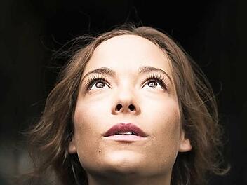 Eva Wiedemann spielt Jeanne d'Arc, "die Jungfrau von Orléans". Foto: PR