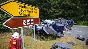 T&ouml;dlicher Unfall im Kreis Kulmbach: Mitfahrer aus Auto geschleudert und gestorben