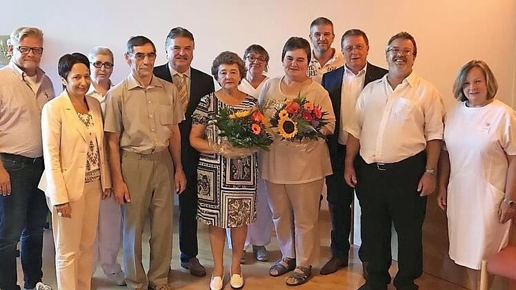Vier langjährige Mitarbeiter des Klinikums Kulmbach wurden bei einer Feierstunde in den Ruhestand verabschiedet.