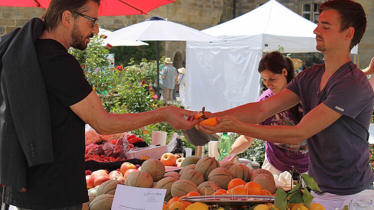 Frisches Obst - natürlich auch zum Probieren. Foto: Janina Reuter