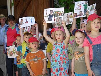 Beim Empfang in Pülsdorf. Foto: Berthold Köhler