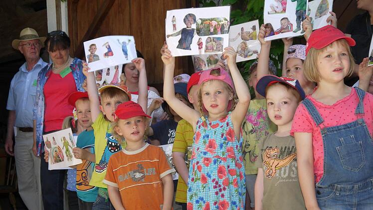 Beim Empfang in Pülsdorf. Foto: Berthold Köhler