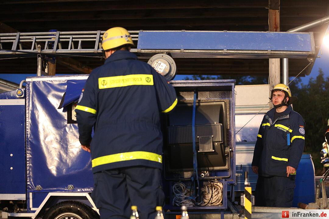 Grossbrand nach Explosion auf Indoor-Kartbahn Foto: News5/Herse