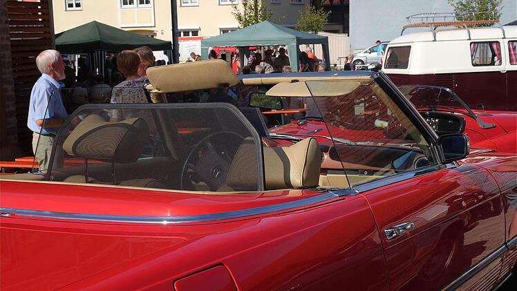Trotz Hitze sehr gut besucht: Das Oldtimertreffen in Sulzthal.  Foto: Gerd Schaar