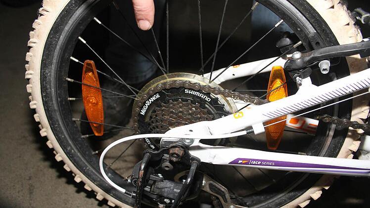 Kettenschaltungen müssen regelmäßig geölt werden, können sich auch verstellen. Foto: Sonja Adam