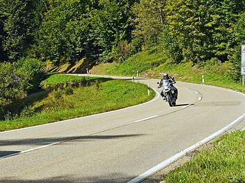 Landkreis Bamberg: Motorrad-Saison gestartet - Strecke in der Fr&auml;nkischen Schweiz f&uuml;r Biker gesperrt