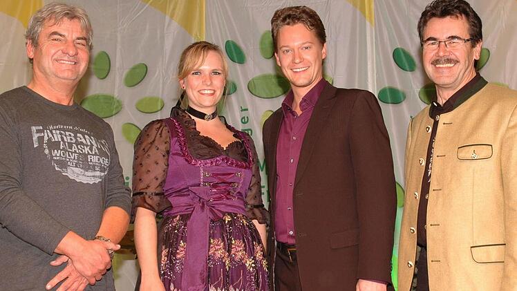 Gleichberechtigt dürfen (von links) Siegbert Juhasz, Valerie Koning und Marian Henze sowie Gerhard Runge bei der Gala der Volksmusik auftreten.