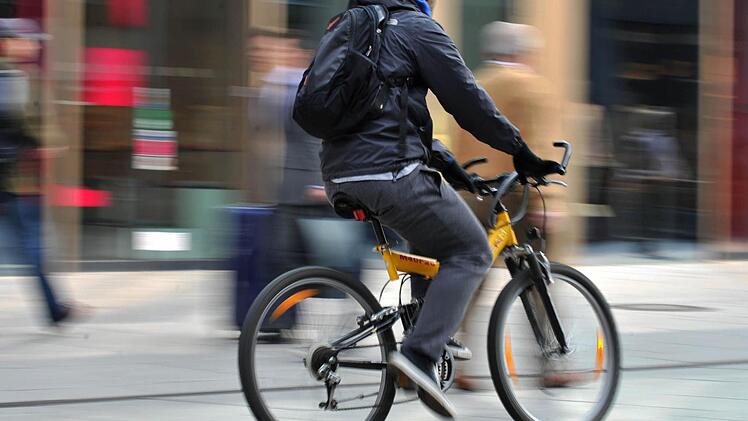 Betrunkener und aggressiver Radfahrer verletzt Beamte Foto: Symbolbild/Archiv