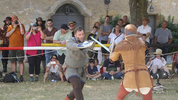 Schwertkampf - Impressionen von der Zeitreise auf der Veste Coburg.Foto: Wolfgang Desombre