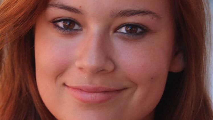Sophie Lukaszewicz (16): "Allgemein finde ich das Gesetz eine gute Sache, wobei die Regelungen teilweise übertrieben sind, da zum Beispiel in Bierzelten auf Kerwas auch nicht geraucht werden darf."