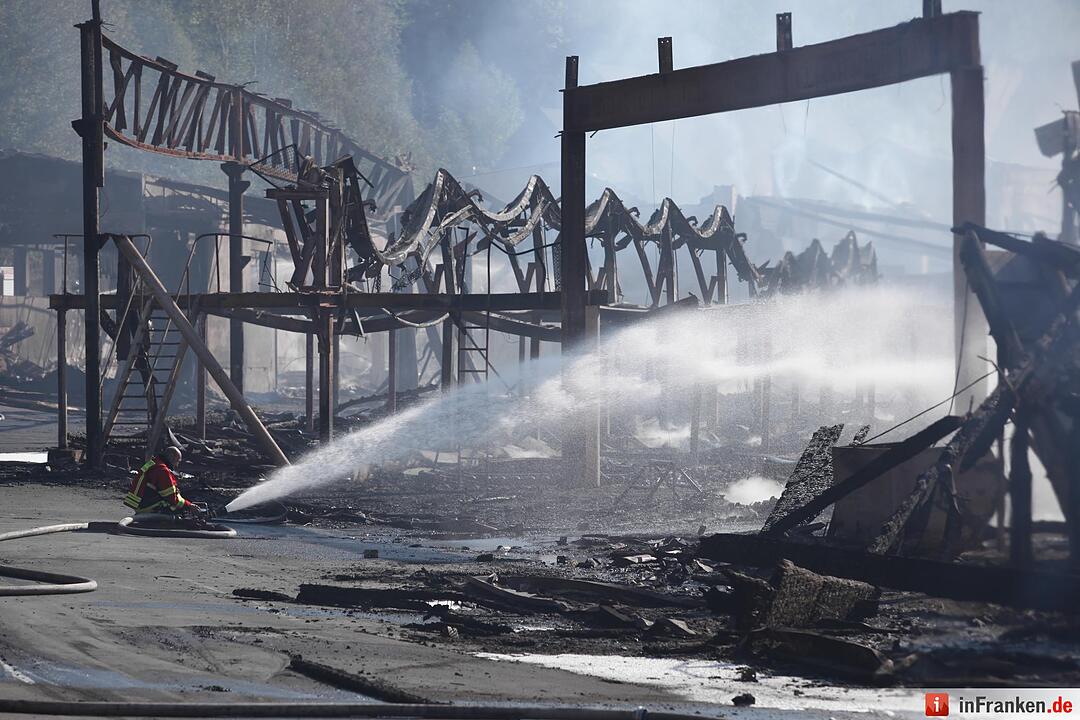 Verwüstung nach Sägewerk-Brand