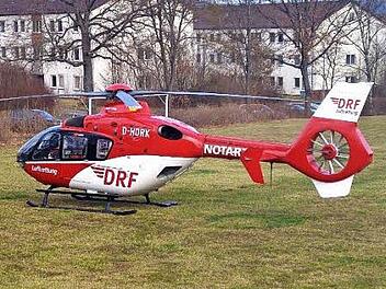 Der Rettungs-Helikopter mit dem Notarztteam war am Sonntagnachmittag nahe der Asylbewerber-Unterkunft gelandet. Foto: privat