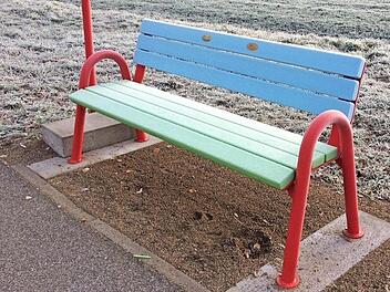 Auf dem Scheßlitzer Mitfahrbänkla ist es den meisten derzeit zu kalt. Foto: Stefan Fößel