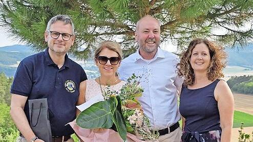 Wechsel beim Lions-Club Hammelburg-Bad Brückenau: auf Heiko Weidenthaler (links) folgt Matthias Graeber (2. v. r.).