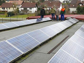 Die Gemeinde hat eine Photovoltaikanlage auf der Turnhalle. Eine weitere könnte bald auf dem Dach des "Rathaus II" in der Bahnhofstraße folgen. Foto: Dieter Hübner